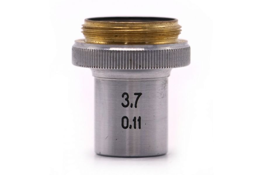 Объектив микроскопа ЛОМО 3,7х0,11