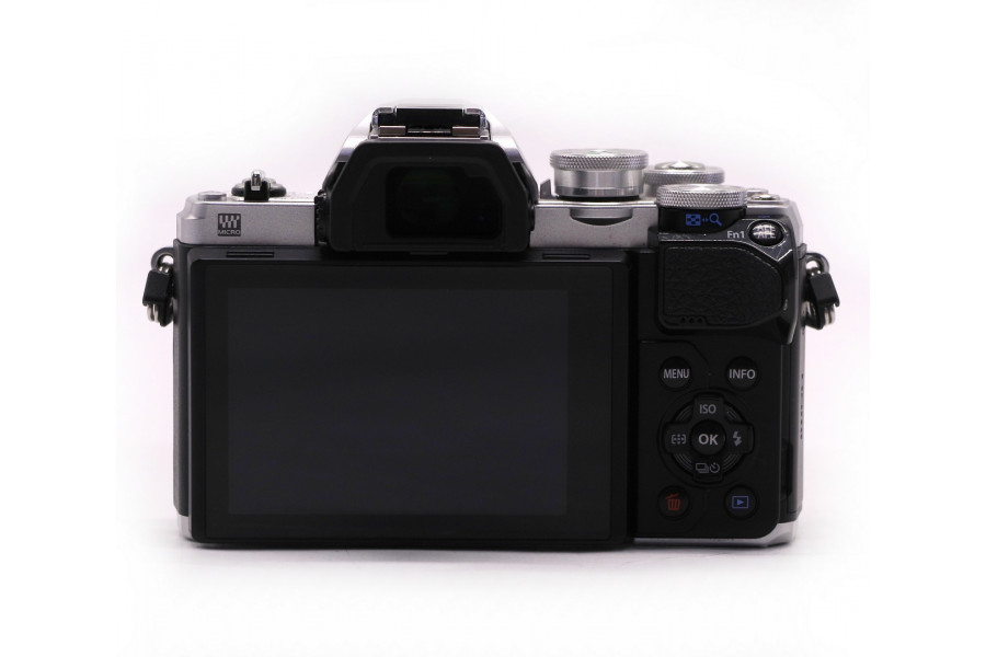 Olympus OM-D E-M10 Mark III body silver неисправен