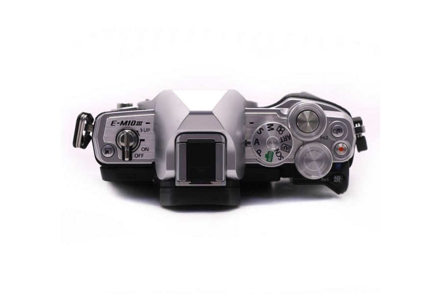 Olympus OM-D E-M10 Mark III body silver неисправен