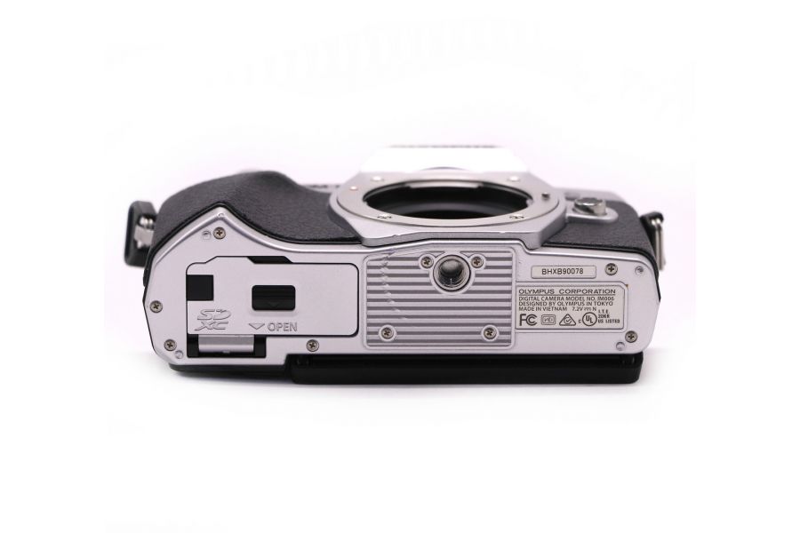 Olympus OM-D E-M10 Mark III body silver неисправен