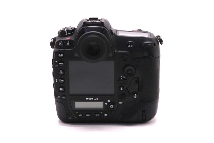 Nikon D5 body в упаковке (пробег 69340 кадров)