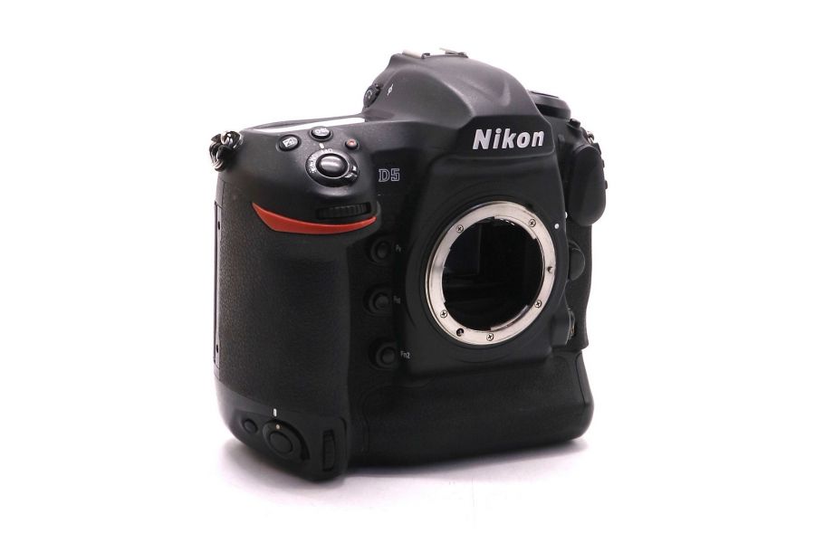 Nikon D5 body в упаковке (пробег 69340 кадров)