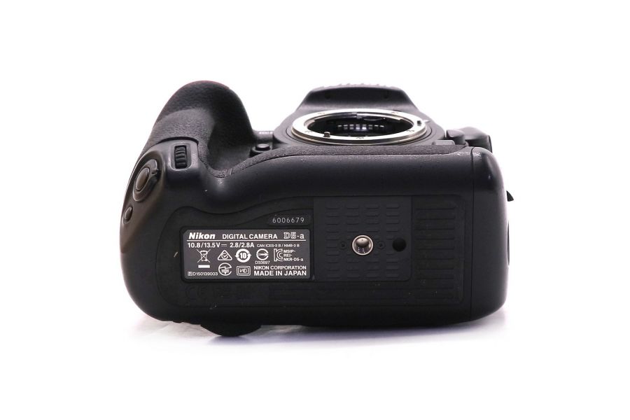 Nikon D5 body в упаковке (пробег 69340 кадров)