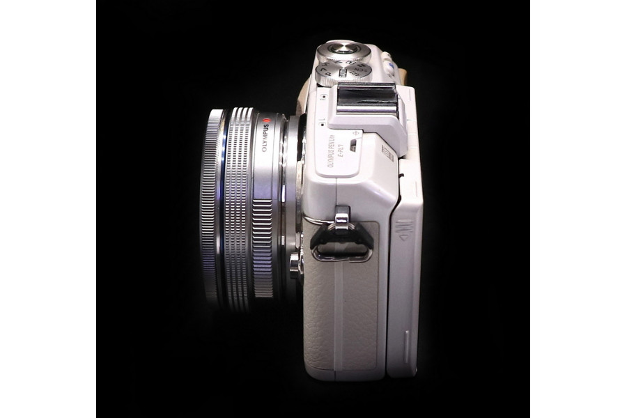 Olympus pen E-PL7 kit в упаковке (пробег 635 кадров)