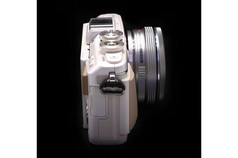 Olympus pen E-PL7 kit в упаковке (пробег 635 кадров)