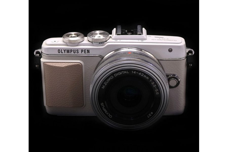 Olympus pen E-PL7 kit в упаковке (пробег 635 кадров)