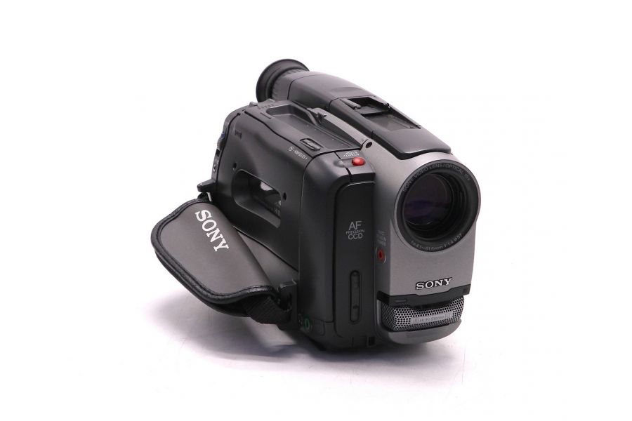 Видеокамера Sony CCD-TRV61E Handycam Video Hi8