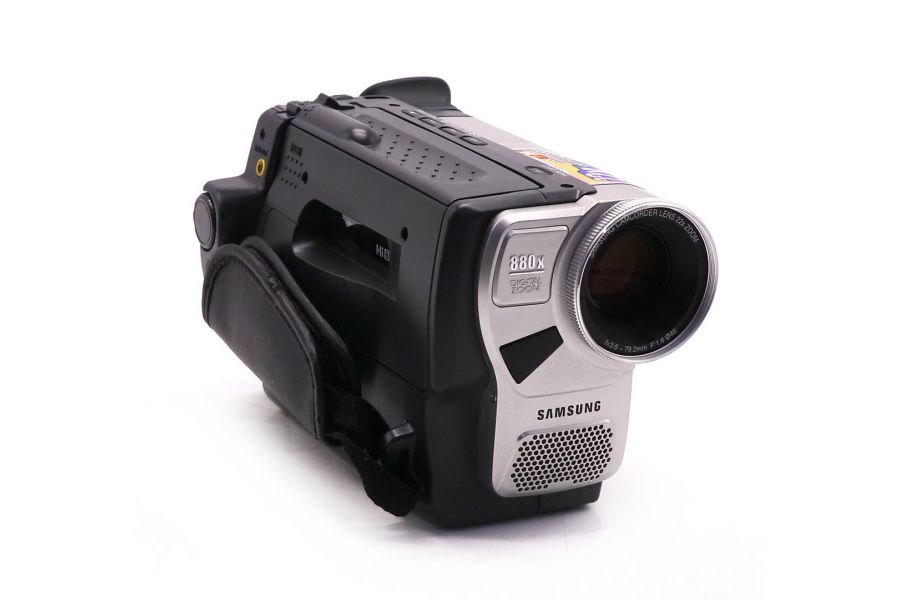 Видеокамера аналоговая Samsung VP-W71 формата Hi8