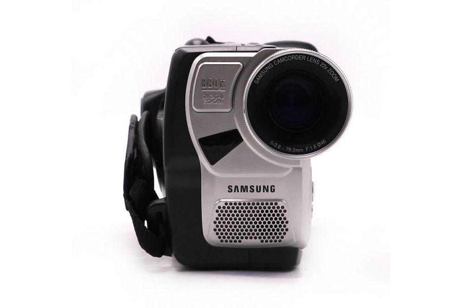 Видеокамера аналоговая Samsung VP-W71 формата Hi8