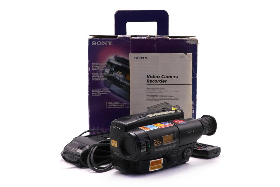 Видеокамера Sony CCD-TR402E в упаковке