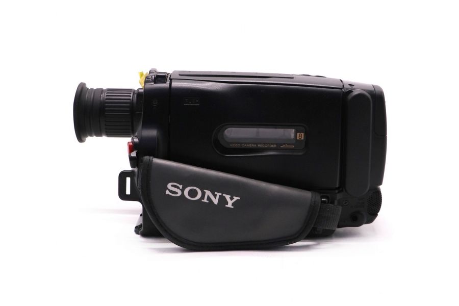 Видеокамера Sony CCD-TR402E в упаковке