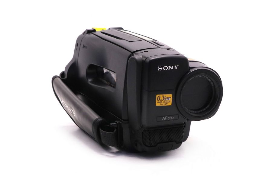 Видеокамера Sony CCD-TR402E в упаковке