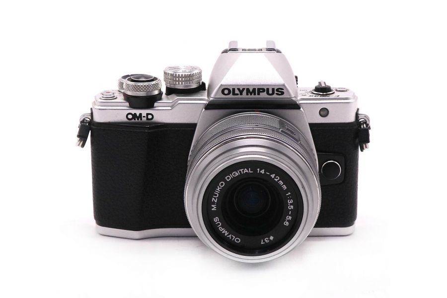Olympus OM-D E-M10 Mark II kit silver (пробег 142995 кадров)