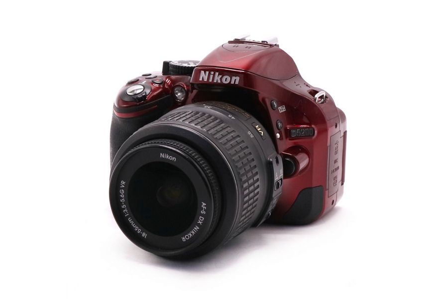 Фотокамера Nikon D5200 kit (пробег 870 кадров)