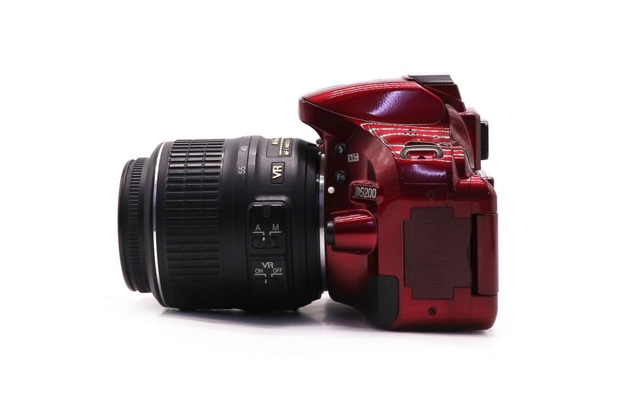 Фотокамера Nikon D5200 kit (пробег 870 кадров)
