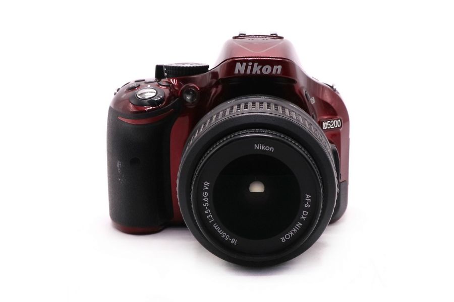 Фотокамера Nikon D5200 kit (пробег 870 кадров)
