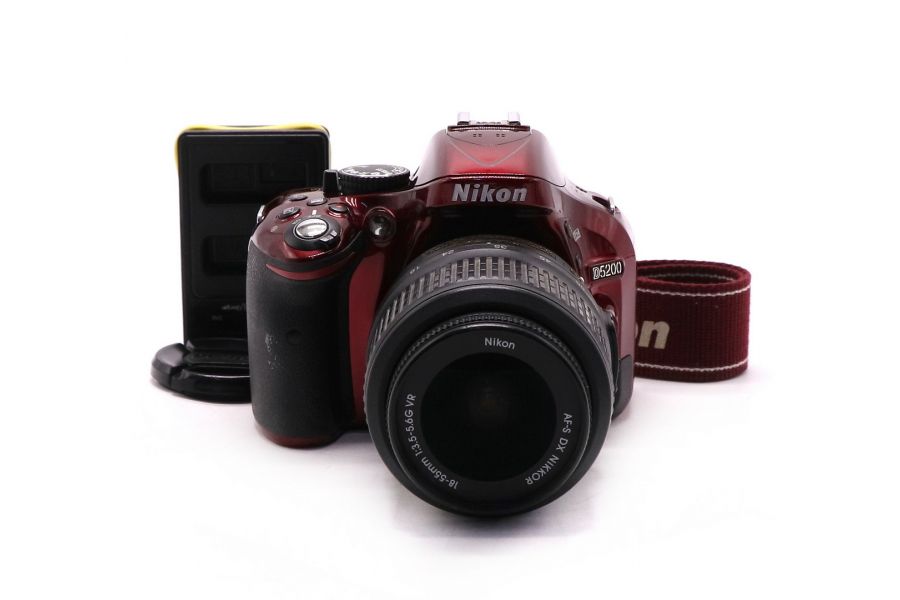 Фотокамера Nikon D5200 kit (пробег 870 кадров)