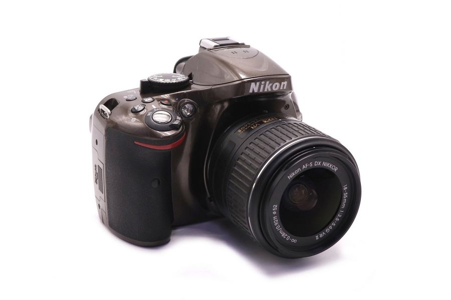 Фотоаппарат Nikon D5200 kit в упаковке (пробег 6750 кадров)