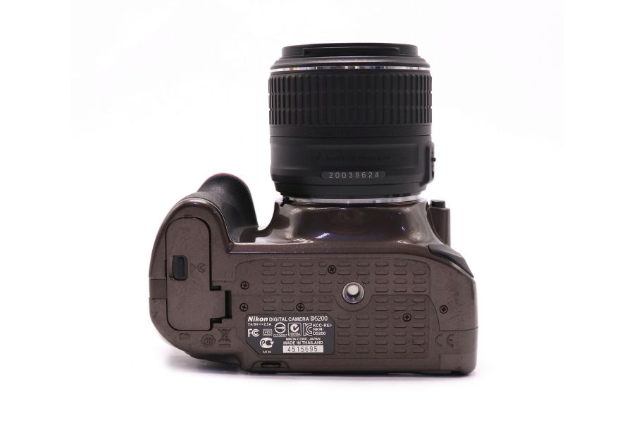 Фотоаппарат Nikon D5200 kit в упаковке (пробег 6750 кадров)
