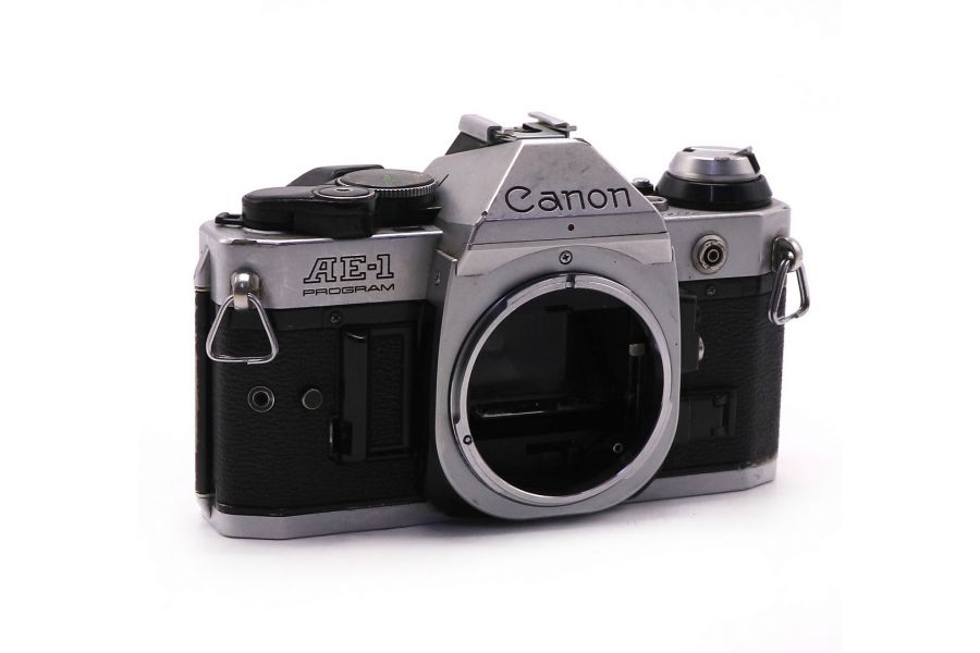 Зеркальный фотоаппарат Canon AE-1 Program silver