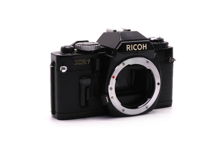 Зеркальный пленочный фотоаппарат Ricoh XR7 body