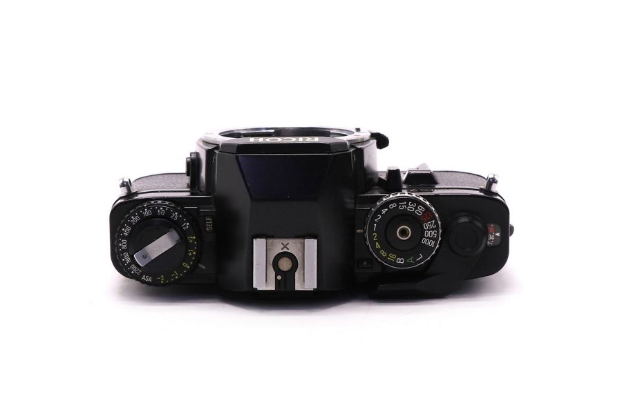 Зеркальный пленочный фотоаппарат Ricoh XR7 body