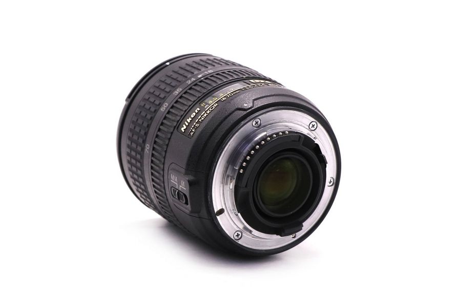 Цифровой Nikon 18-70mm f/3.5-4.5G ED-IF AF-S DX Zoom Nikkor