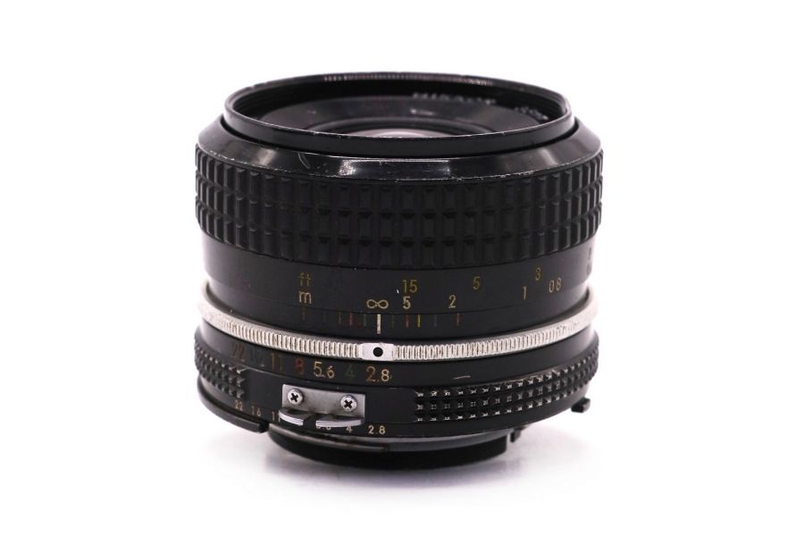 Мануальный объектив Nikon AI Nikkor 35mm f/2