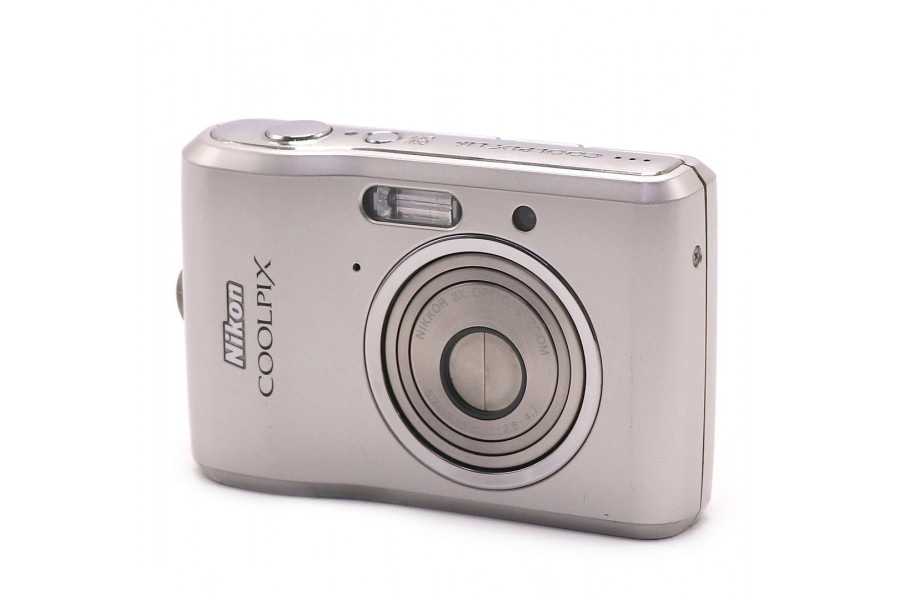 Фотоаппарат Nikon Coolpix L16 в упаковке