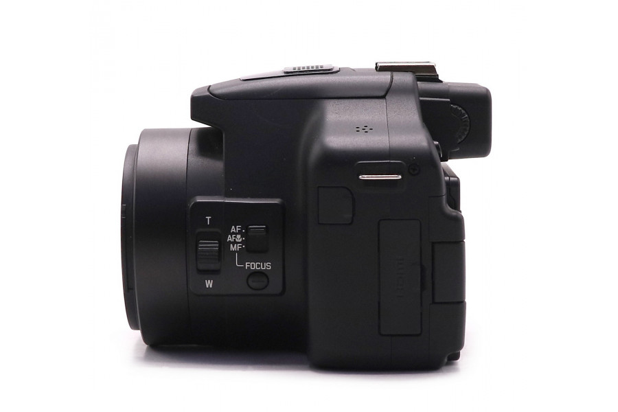 Компактная фотокамера Leica V-Lux 3 в упаковке