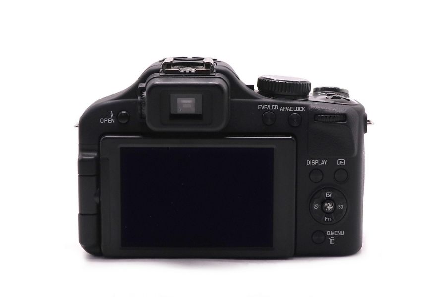 Компактная фотокамера Leica V-Lux 3 в упаковке