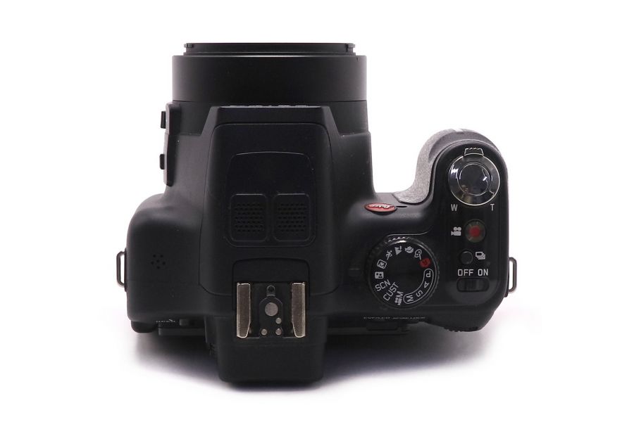 Компактная фотокамера Leica V-Lux 3 в упаковке