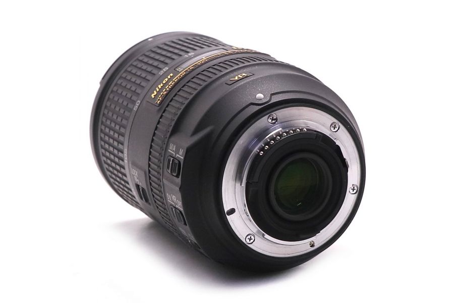 Объектив Nikon 18-300mm f/3.5-5.6G ED VR AF-S DX