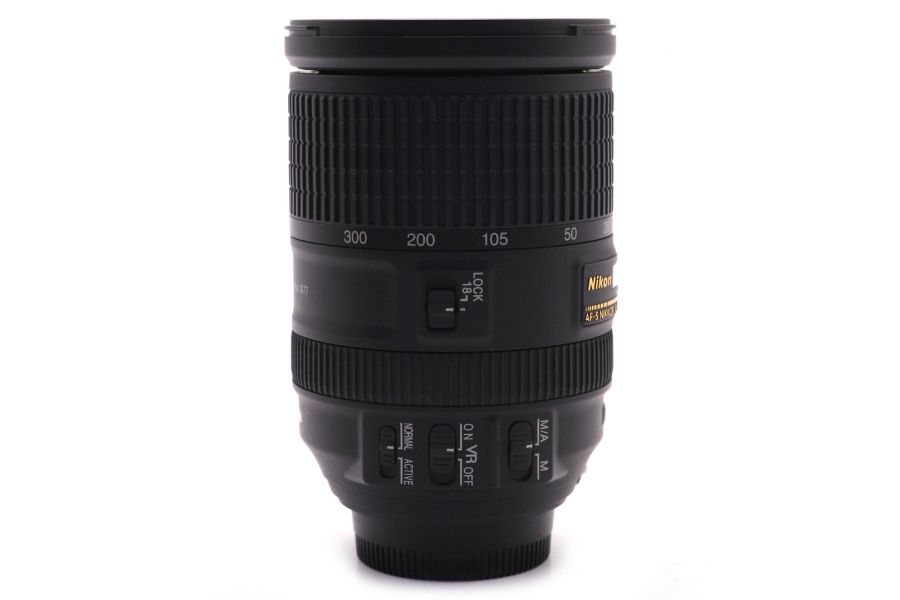 Объектив Nikon 18-300mm f/3.5-5.6G ED VR AF-S DX