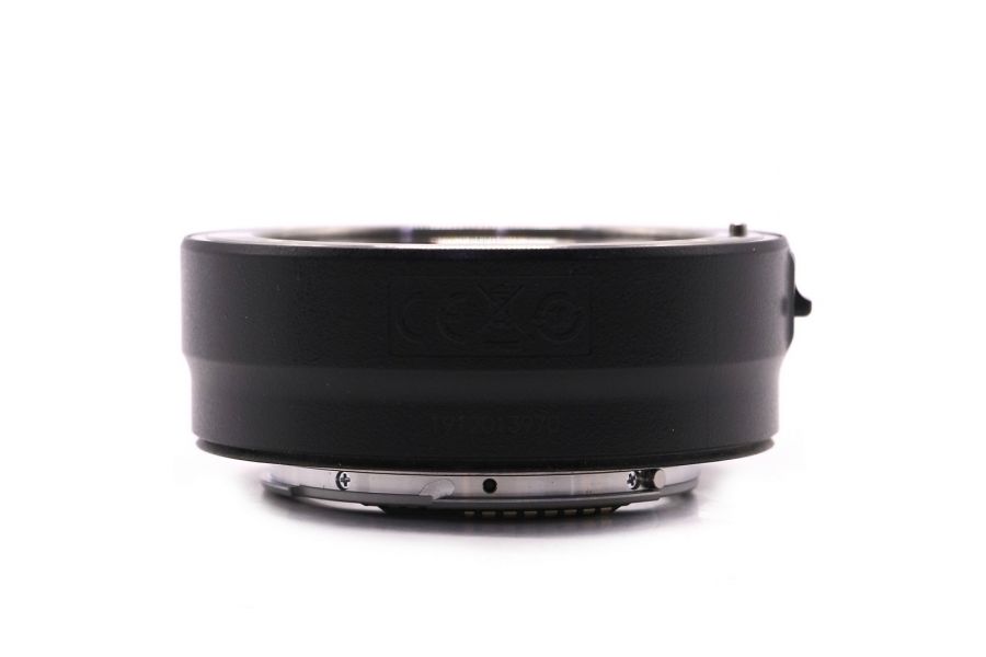 Переходник для Canon EF-EOS R в упаковке