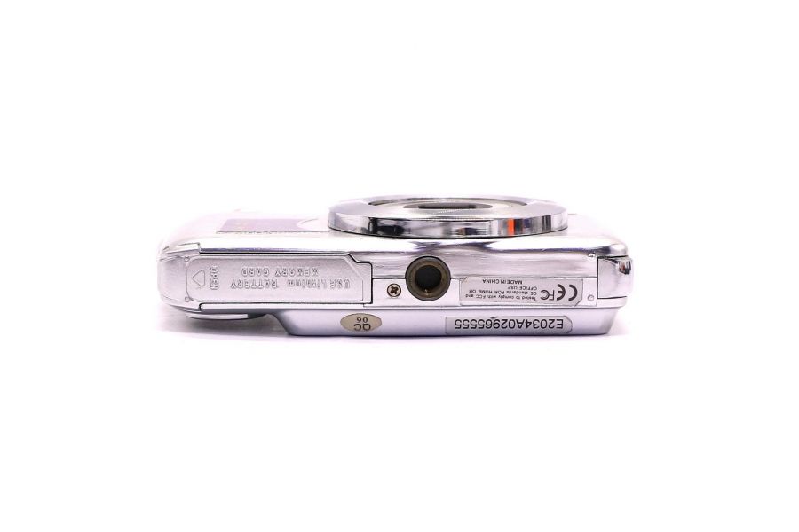 Цифровая компактная фотокамера 15mp silver