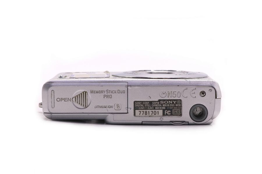 Компактная цифровая камера Sony Cyber-shot DSC-W30