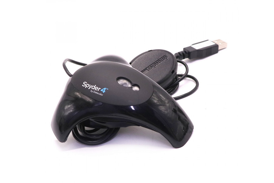 Калибратор монитора Datacolor Spyder 4 Pro в упаковке