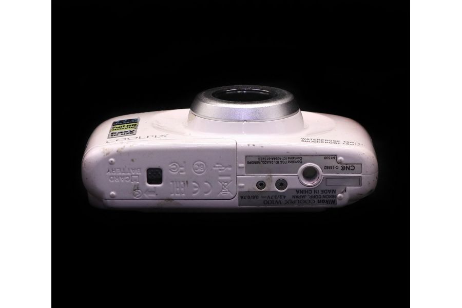 Компактная цифровая камера Nikon Coolpix W100