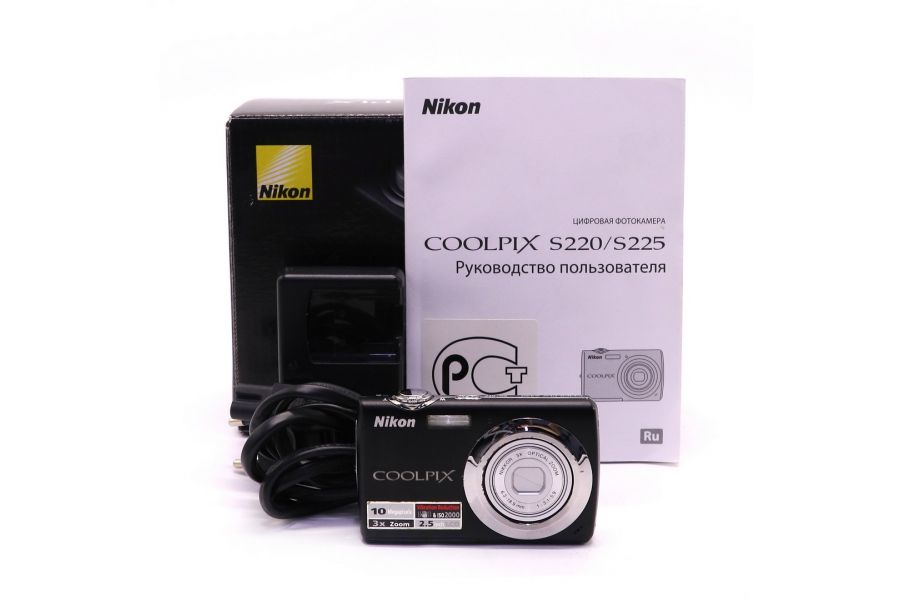 Цифровая фотокамера Nikon Coolpix S220 в упаковке