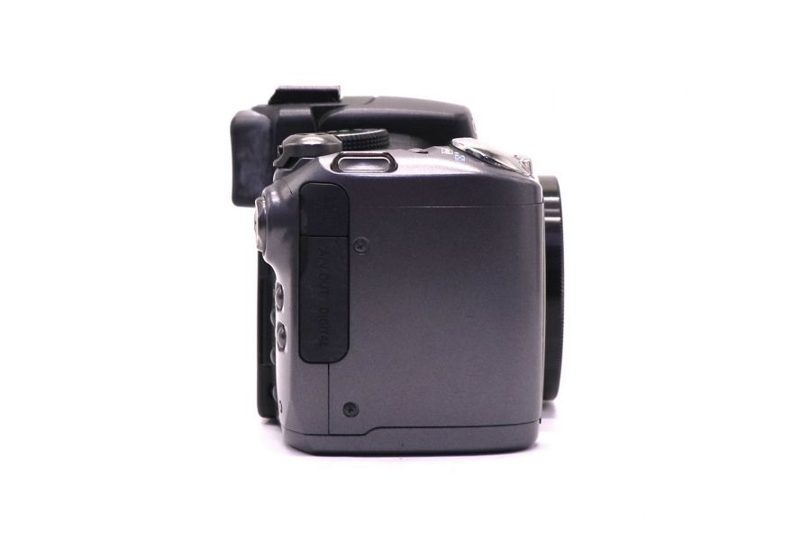 Компактный Canon PowerShot S5 IS в упаковке