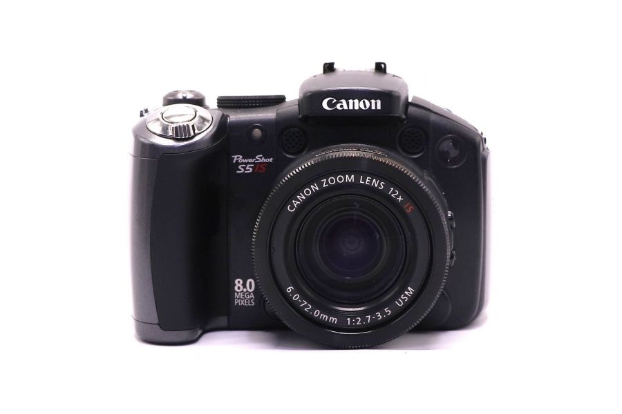 Компактный Canon PowerShot S5 IS в упаковке