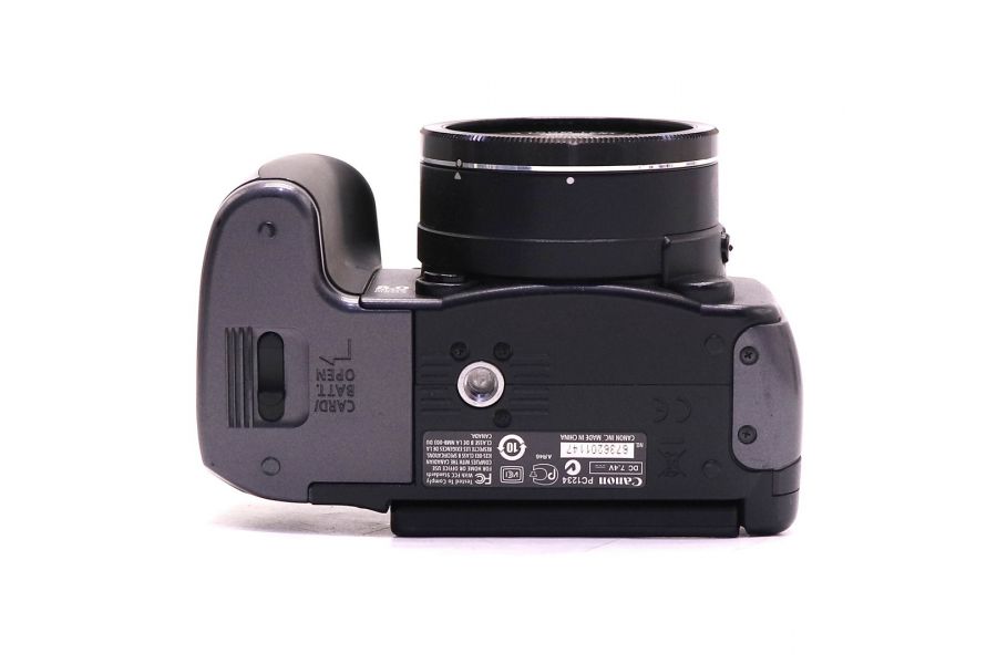 Компактный Canon PowerShot S5 IS в упаковке