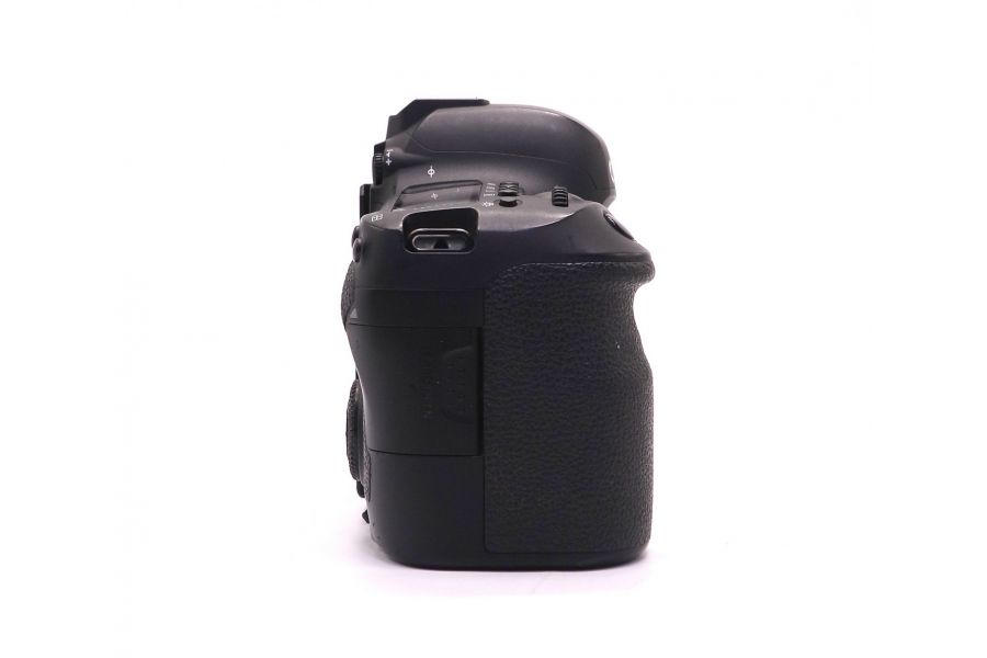Canon EOS 6D Mark II body в упаковке (пробег 95 кадров)