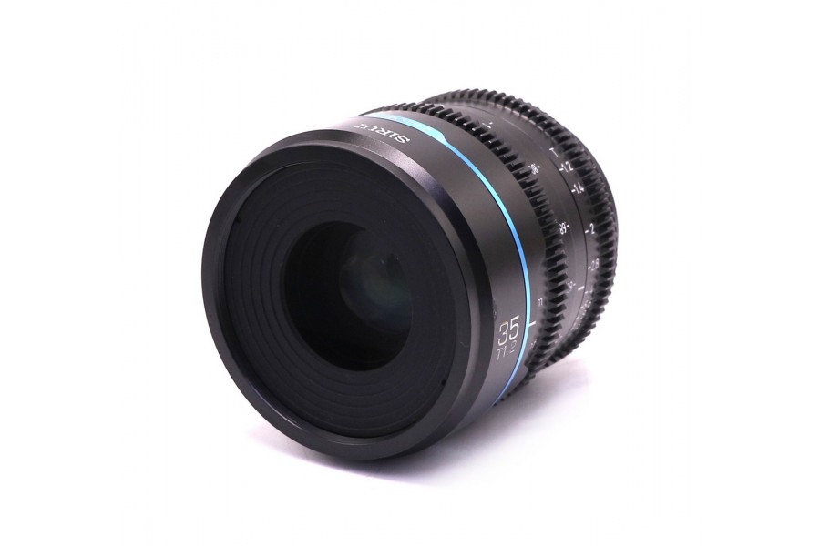 Sirui Nightwalker 35mm T1.2 S35 в упаковке