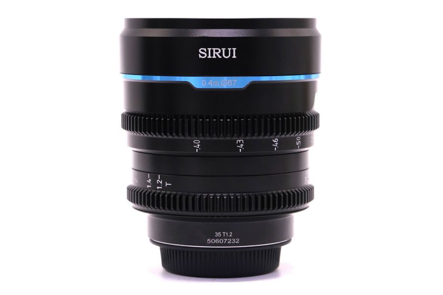 Sirui Nightwalker 35mm T1.2 S35 в упаковке