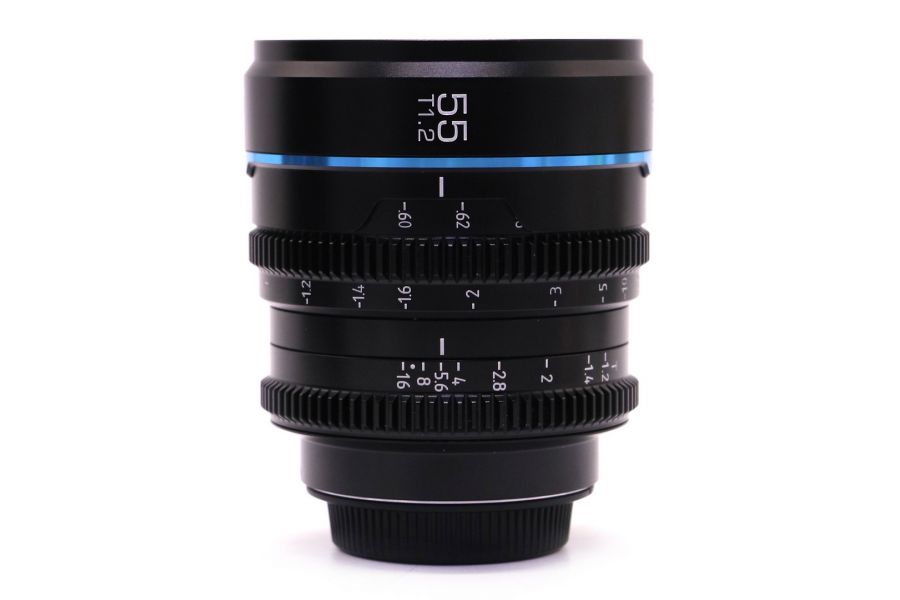 Объектив Sirui Nightwalker 55mm T1.2 S35 в упаковке