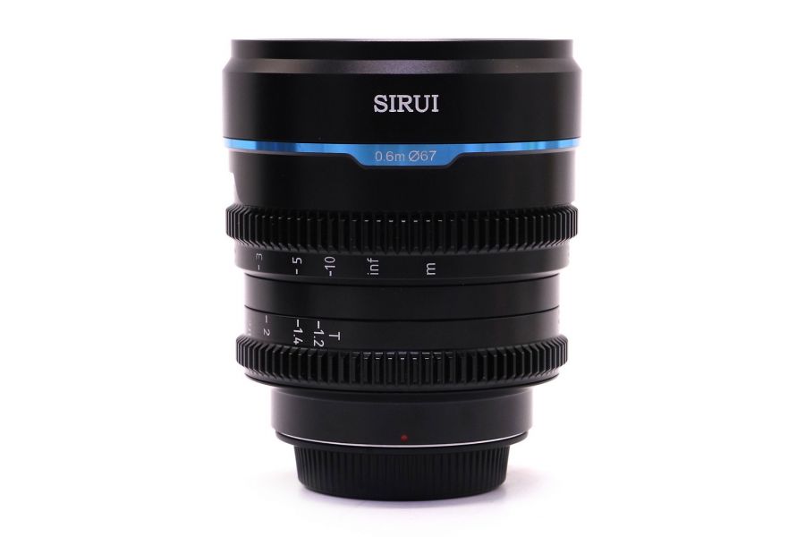Объектив Sirui Nightwalker 55mm T1.2 S35 в упаковке