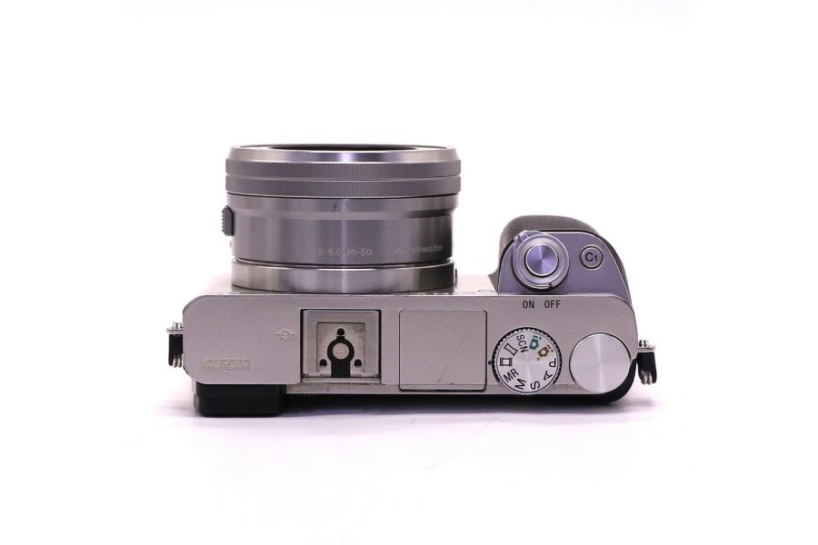 Sony A6000 ILCE-6000 kit в упаковке (пробег 49850 кадров)