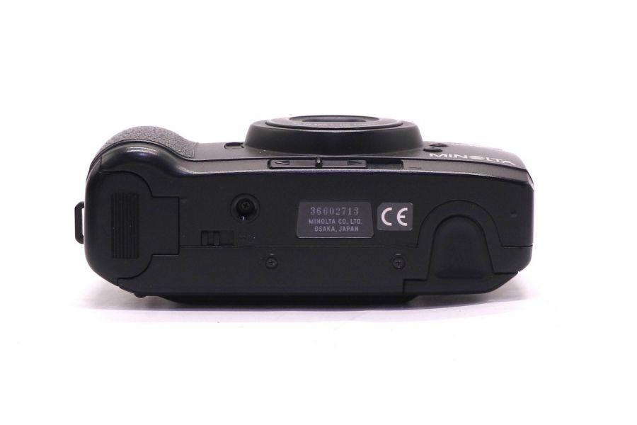 Плёночная камера Minolta Riva 100 AF Date в упаковке